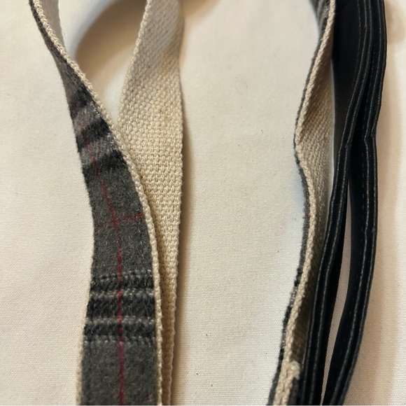 Stylish Dog Leash with Accessory Ring - Picture 5 of 8